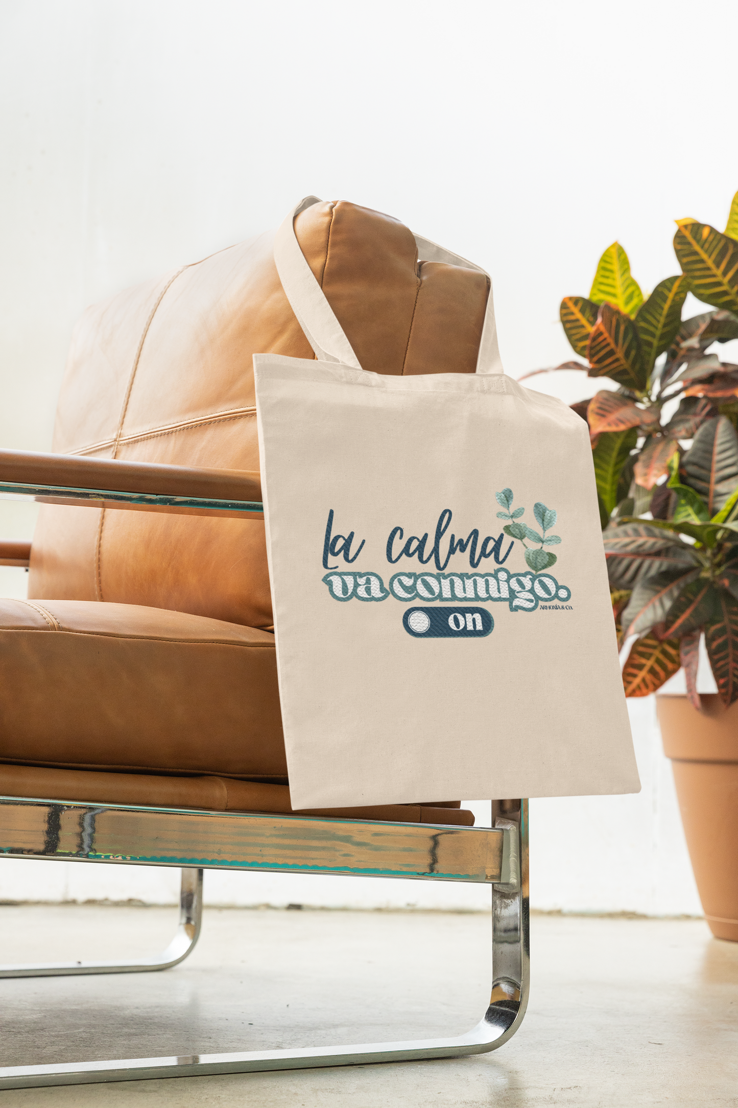 La calma va conmigo Tote Bag